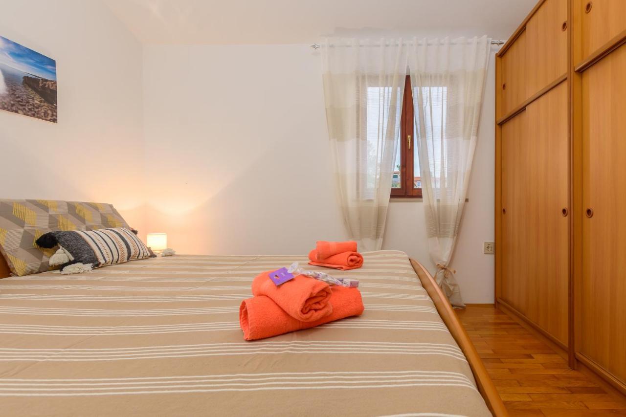 Apartment Greta Premantura Eksteriør billede